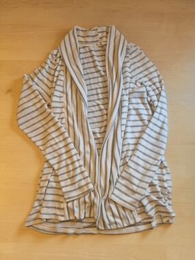 tea n rose Beige & Light Gray Striped Open-Front Shawl Cardigan